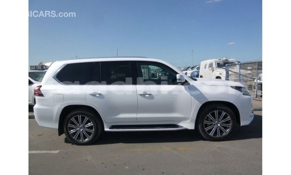 Acheter Import Voiture Lexus LX Blanc à Import - Dubai, Somalie Acheter Import Voiture Lexus LX Blanc à Import - Dubai, Somalie