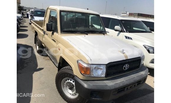 ይግዙ Imported Toyota Land Cruiser Beige መኪና በ Import - Dubai በ ሶማሊያ ይግዙ Imported Toyota Land Cruiser Beige መኪና በ Import - Dubai በ ሶማሊያ