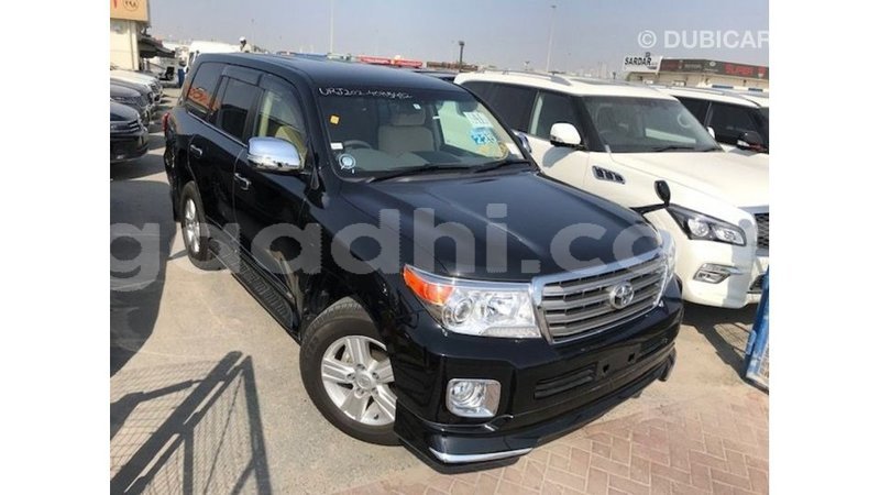 Big with watermark toyota land cruiser somalia import dubai 3856