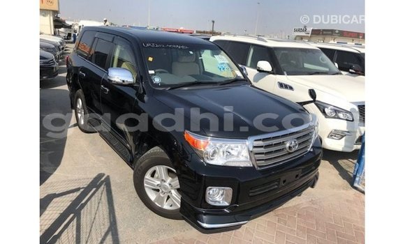 Acheter Import Voiture Toyota Land Cruiser Noir à Import - Dubai, Somalie Acheter Import Voiture Toyota Land Cruiser Noir à Import - Dubai, Somalie
