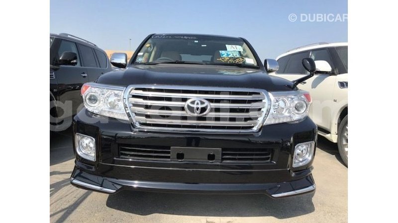 Big with watermark toyota land cruiser somalia import dubai 3856