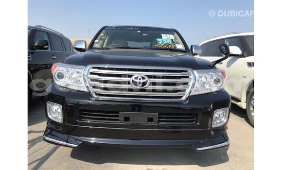 Acheter Import Voiture Toyota Land Cruiser Noir à Import - Dubai, Somalie Acheter Import Voiture Toyota Land Cruiser Noir à Import - Dubai, Somalie
