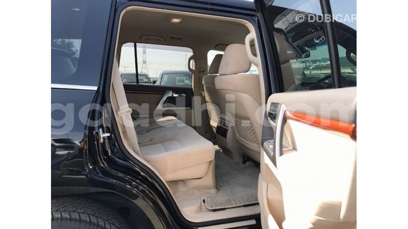 Big with watermark toyota land cruiser somalia import dubai 3856