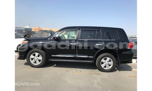 Acheter Import Voiture Toyota Land Cruiser Noir à Import - Dubai, Somalie Acheter Import Voiture Toyota Land Cruiser Noir à Import - Dubai, Somalie