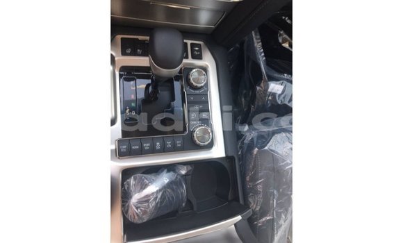 Imported Toyota Land Cruiser Black Makiinaa iti Import - Dubai keessatti Somalia keessatti Imported Toyota Land Cruiser Black Makiinaa iti Import - Dubai keessatti Somalia keessatti