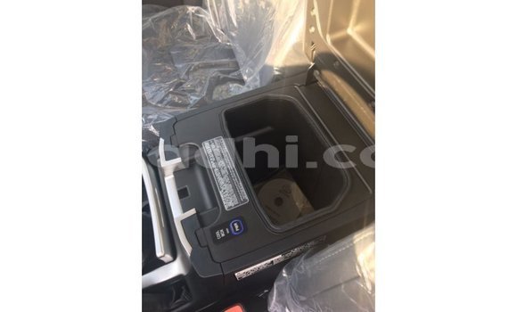 Imported Toyota Land Cruiser Black Makiinaa iti Import - Dubai keessatti Somalia keessatti Imported Toyota Land Cruiser Black Makiinaa iti Import - Dubai keessatti Somalia keessatti