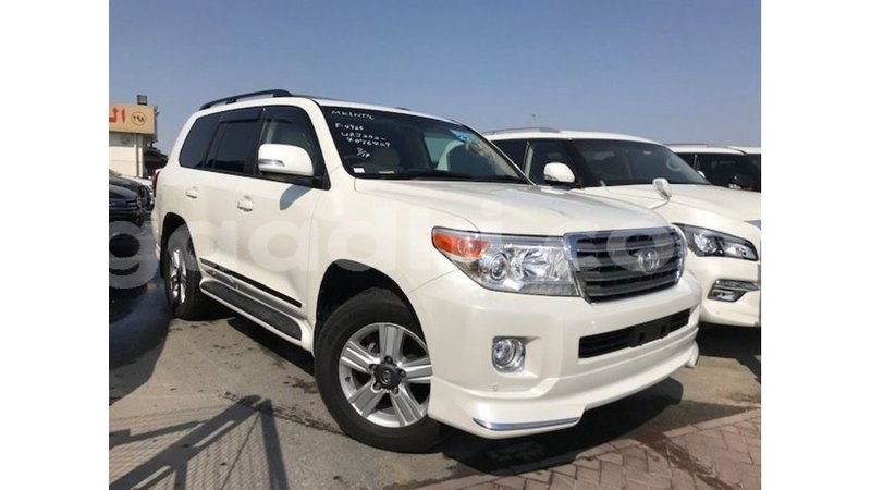 Big with watermark toyota land cruiser somalia import dubai 3863