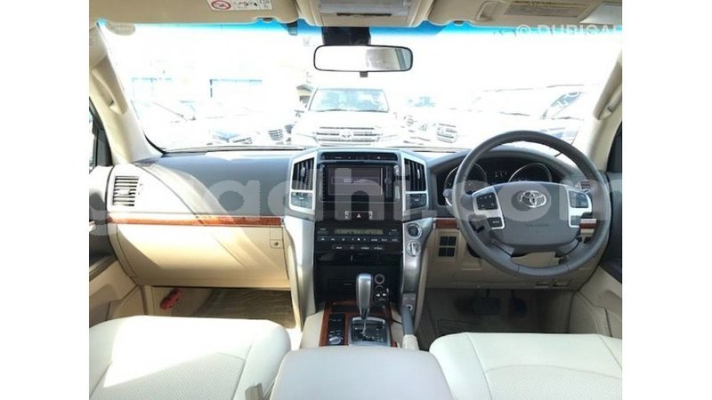 Big with watermark toyota land cruiser somalia import dubai 3863