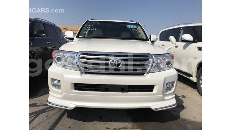 Big with watermark toyota land cruiser somalia import dubai 3863