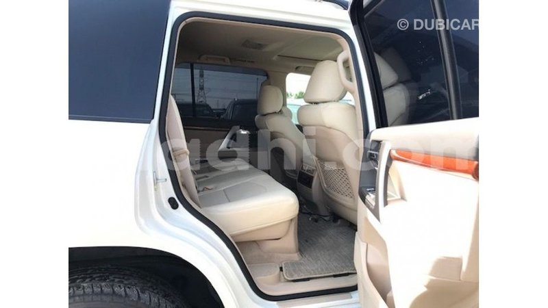 Big with watermark toyota land cruiser somalia import dubai 3863