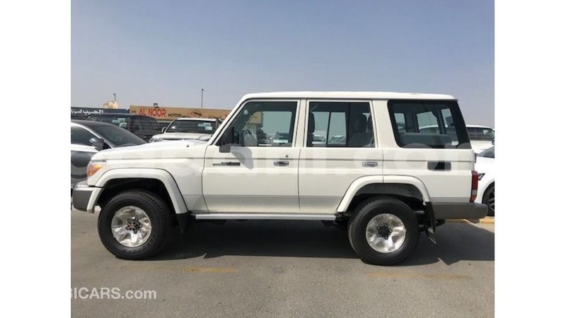 Big with watermark toyota land cruiser somalia import dubai 3865