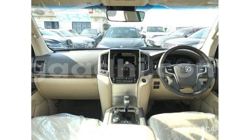 Big with watermark toyota land cruiser somalia import dubai 3866