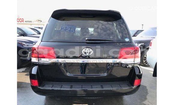 Acheter Import Voiture Toyota Land Cruiser Noir à Import - Dubai, Somalie Acheter Import Voiture Toyota Land Cruiser Noir à Import - Dubai, Somalie