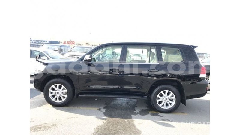 Big with watermark toyota land cruiser somalia import dubai 3866