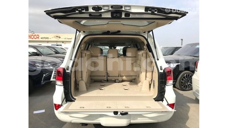 Big with watermark toyota land cruiser somalia import dubai 3868