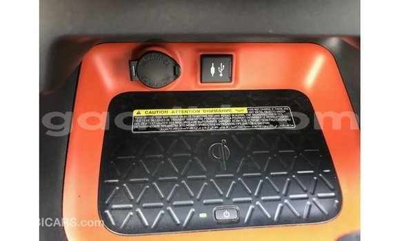 Acheter Import Utilitaire Toyota HiAce Noir à Import - Dubai, Somalie Acheter Import Utilitaire Toyota HiAce Noir à Import - Dubai, Somalie