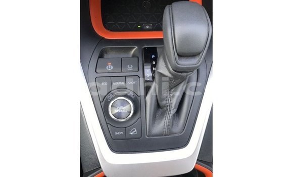 Acheter Import Utilitaire Toyota HiAce Noir à Import - Dubai, Somalie Acheter Import Utilitaire Toyota HiAce Noir à Import - Dubai, Somalie