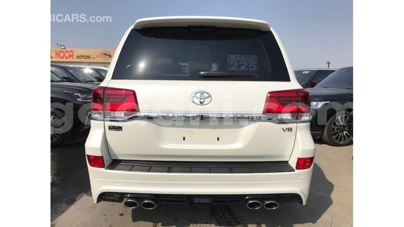 Big with watermark toyota land cruiser somalia import dubai 3871