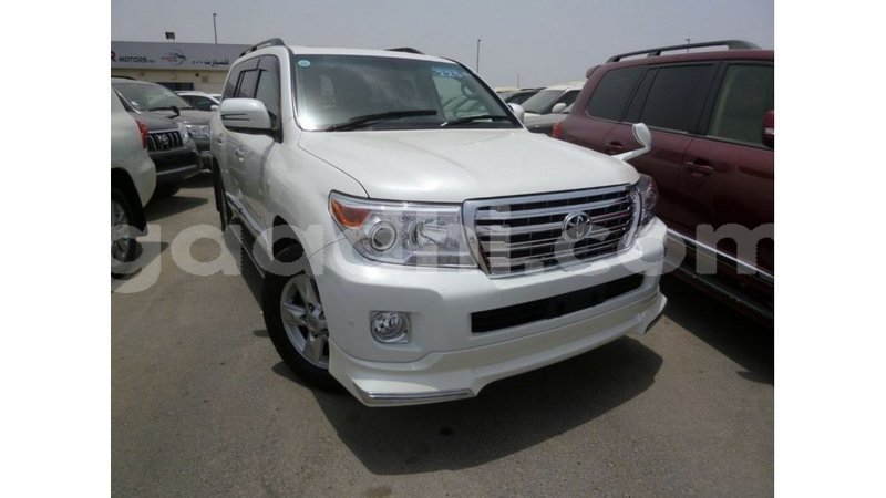 Big with watermark toyota land cruiser somalia import dubai 3874