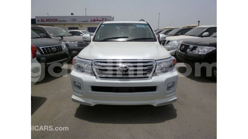 Big with watermark toyota land cruiser somalia import dubai 3874