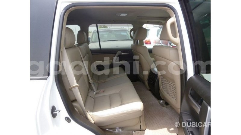 Big with watermark toyota land cruiser somalia import dubai 3874