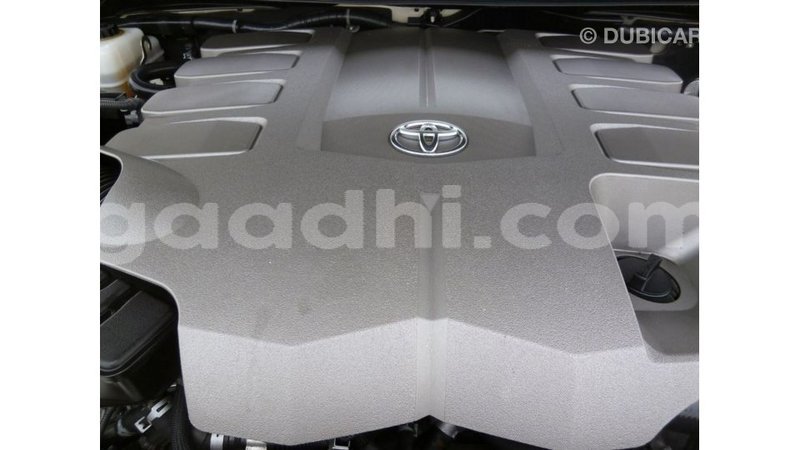 Big with watermark toyota land cruiser somalia import dubai 3874