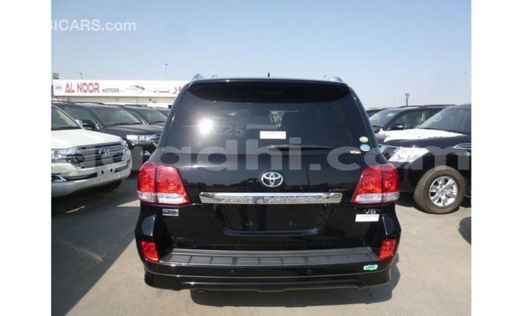 Acheter Import Voiture Toyota Land Cruiser Noir à Import - Dubai, Somalie Acheter Import Voiture Toyota Land Cruiser Noir à Import - Dubai, Somalie