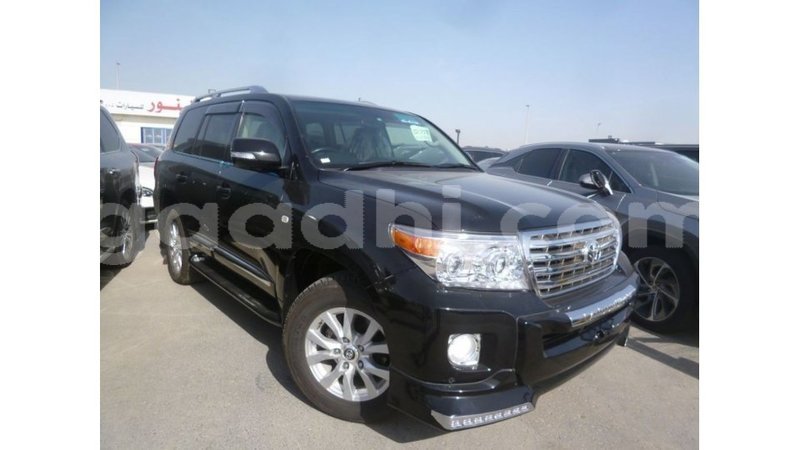 Big with watermark toyota land cruiser somalia import dubai 3876