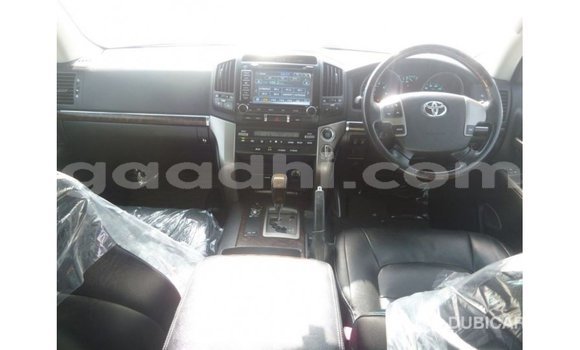 Acheter Import Voiture Toyota Land Cruiser Noir à Import - Dubai, Somalie Acheter Import Voiture Toyota Land Cruiser Noir à Import - Dubai, Somalie