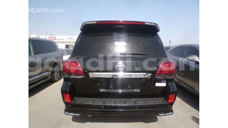 Big with watermark toyota land cruiser somalia import dubai 3876