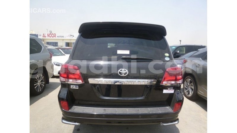 Big with watermark toyota land cruiser somalia import dubai 3877