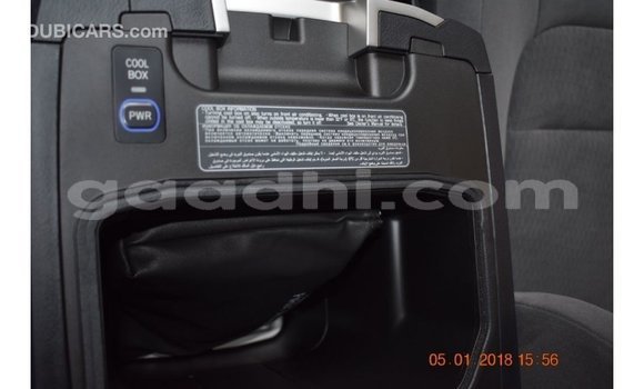 اشتري Imported Toyota Land Cruiser آخر سيارة في Import - Dubai في الصومال اشتري Imported Toyota Land Cruiser آخر سيارة في Import - Dubai في الصومال