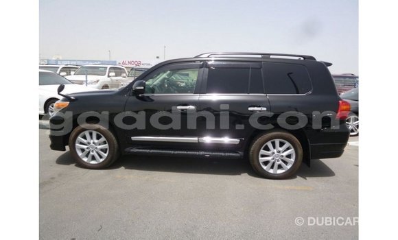 Acheter Import Voiture Toyota Land Cruiser Noir à Import - Dubai, Somalie Acheter Import Voiture Toyota Land Cruiser Noir à Import - Dubai, Somalie