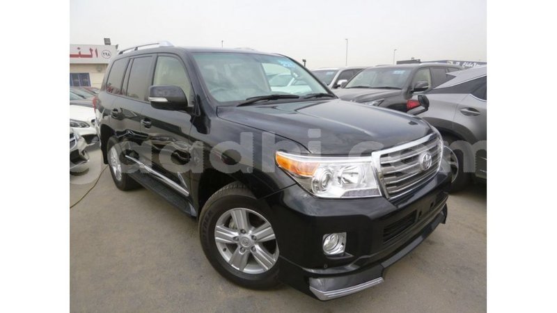 Big with watermark toyota land cruiser somalia import dubai 3879