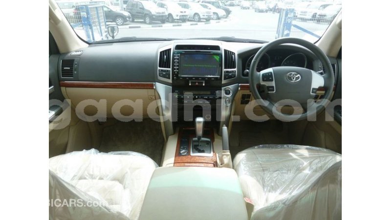 Big with watermark toyota land cruiser somalia import dubai 3879