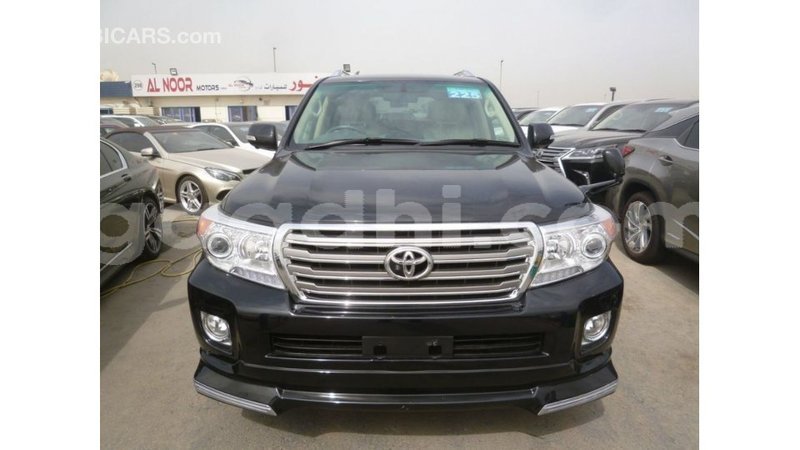 Big with watermark toyota land cruiser somalia import dubai 3879