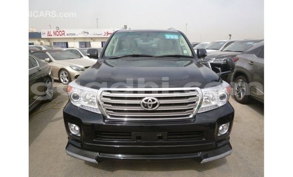 ይግዙ Imported Toyota Land Cruiser ጥቁር መኪና በ Import - Dubai በ ሶማሊያ ይግዙ Imported Toyota Land Cruiser ጥቁር መኪና በ Import - Dubai በ ሶማሊያ
