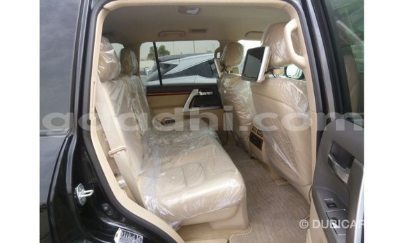 ይግዙ Imported Toyota Land Cruiser ጥቁር መኪና በ Import - Dubai በ ሶማሊያ ይግዙ Imported Toyota Land Cruiser ጥቁር መኪና በ Import - Dubai በ ሶማሊያ
