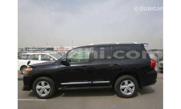 ይግዙ Imported Toyota Land Cruiser ጥቁር መኪና በ Import - Dubai በ ሶማሊያ ይግዙ Imported Toyota Land Cruiser ጥቁር መኪና በ Import - Dubai በ ሶማሊያ