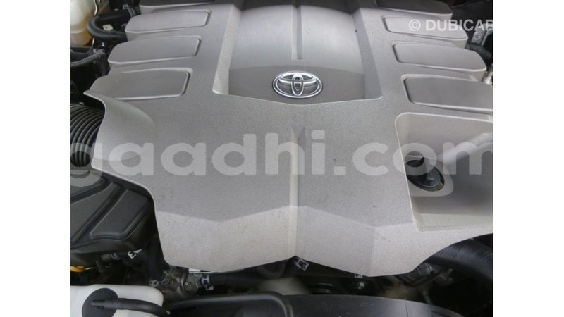 Big with watermark toyota land cruiser somalia import dubai 3879