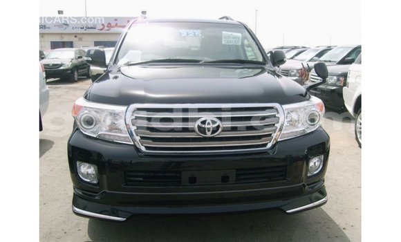 Acheter Import Voiture Toyota Land Cruiser Noir à Import - Dubai, Somalie Acheter Import Voiture Toyota Land Cruiser Noir à Import - Dubai, Somalie
