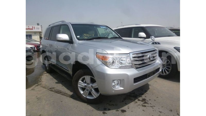 Big with watermark toyota land cruiser somalia import dubai 3881