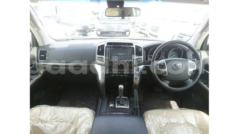 Big with watermark toyota land cruiser somalia import dubai 3881