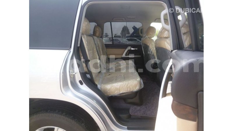 Big with watermark toyota land cruiser somalia import dubai 3881