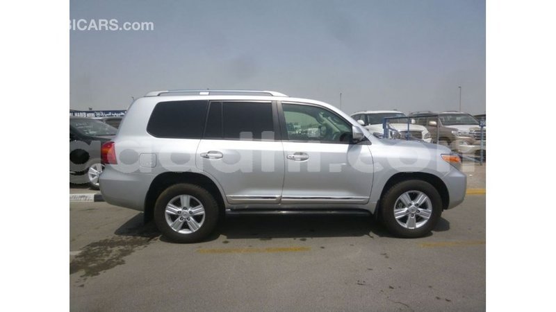 Big with watermark toyota land cruiser somalia import dubai 3881