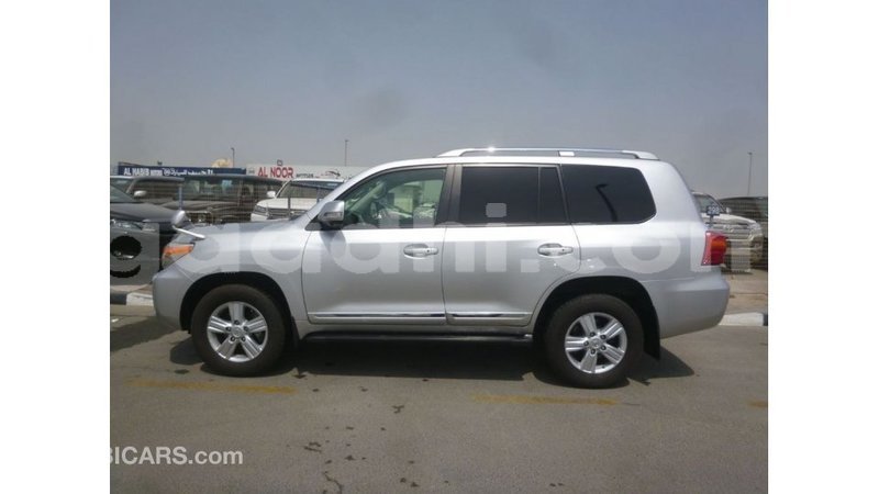 Big with watermark toyota land cruiser somalia import dubai 3881