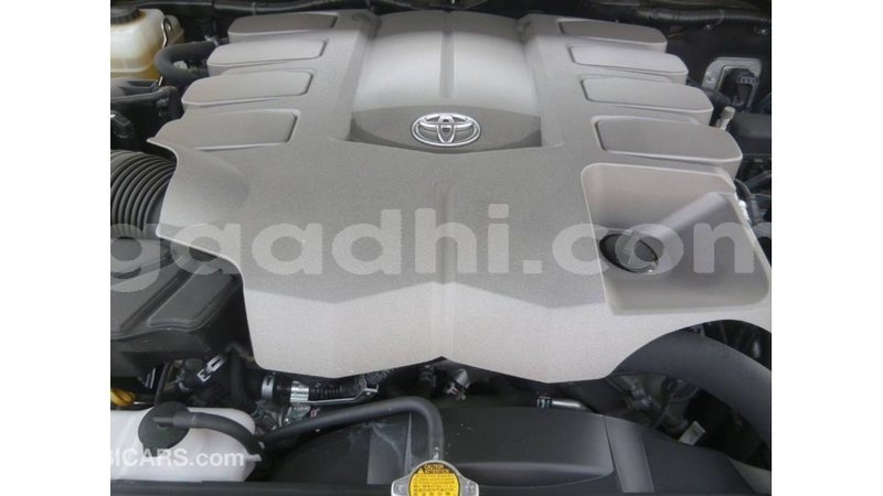 Big with watermark toyota land cruiser somalia import dubai 3881