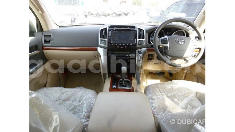 Big with watermark toyota land cruiser somalia import dubai 3882