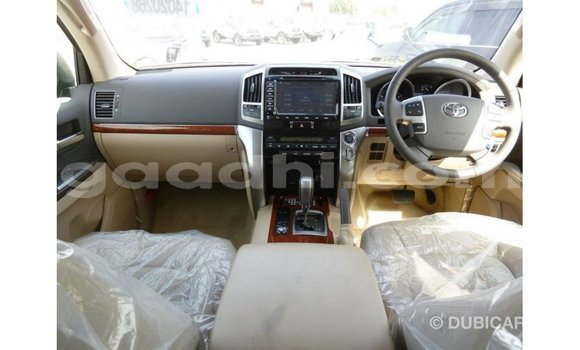 Acheter Import Voiture Toyota Land Cruiser Noir à Import - Dubai, Somalie Acheter Import Voiture Toyota Land Cruiser Noir à Import - Dubai, Somalie