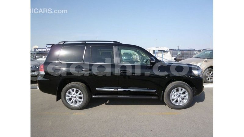 Big with watermark toyota land cruiser somalia import dubai 3885